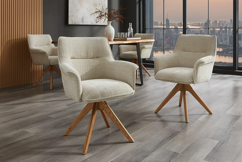 Lot de 2x chaises pivotante LE GRAND beige chenille chêne naturel bois massif avec accoudoirs