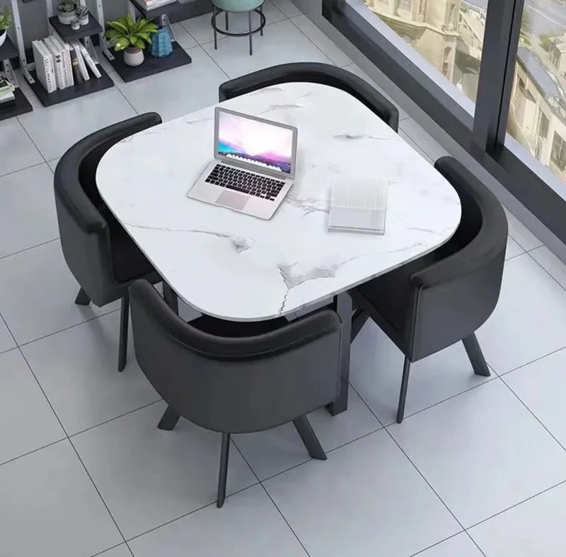TABLE À MANGER + 4 CHAISE