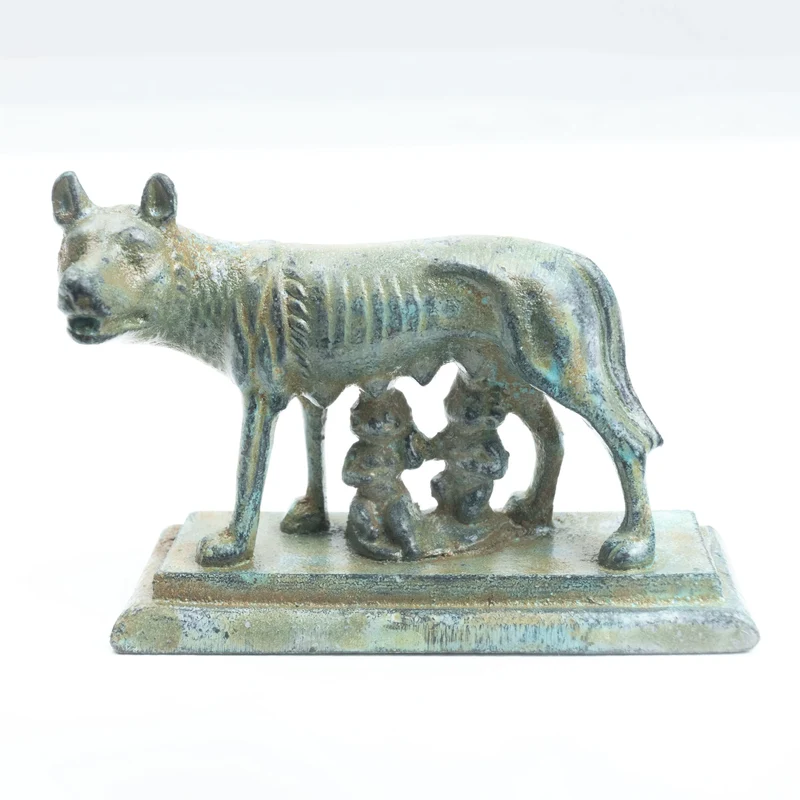 Statuette de la Louve romaine (statue du Capitole de Romulus, bronze vert)