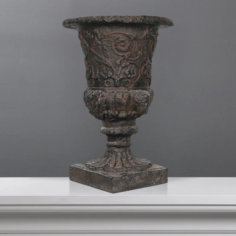 Urne ancienne (noire) - grande sculpture en marbre blanc