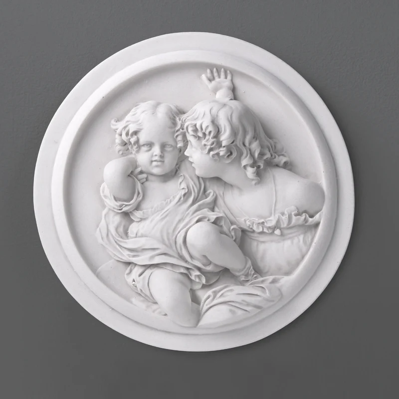Bas-relief Deux enfants jouant - sculpture en marbre