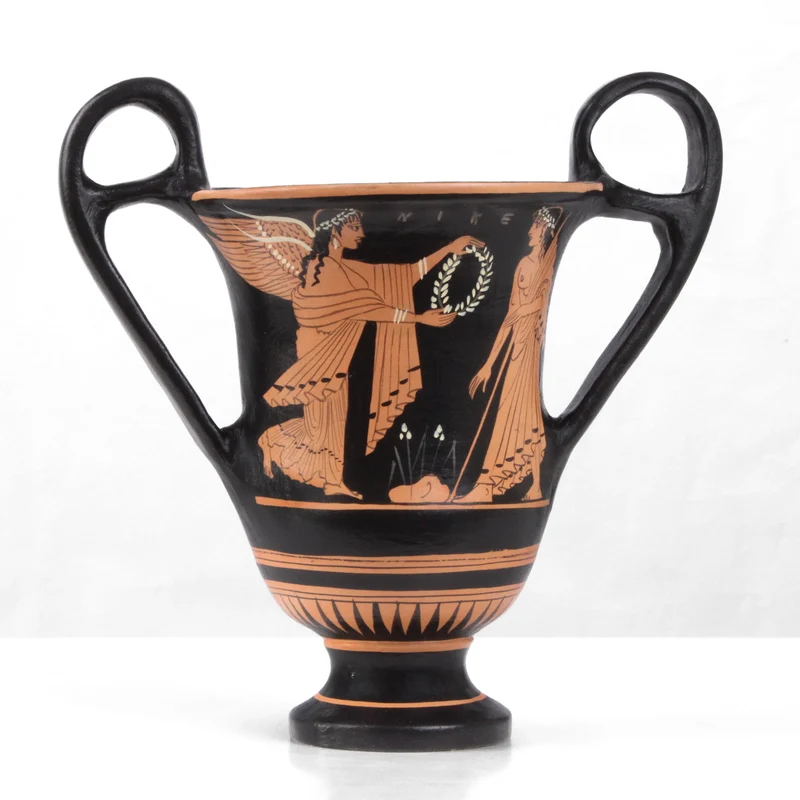 Canthare grec avec Niké et Zeus à figures rouges