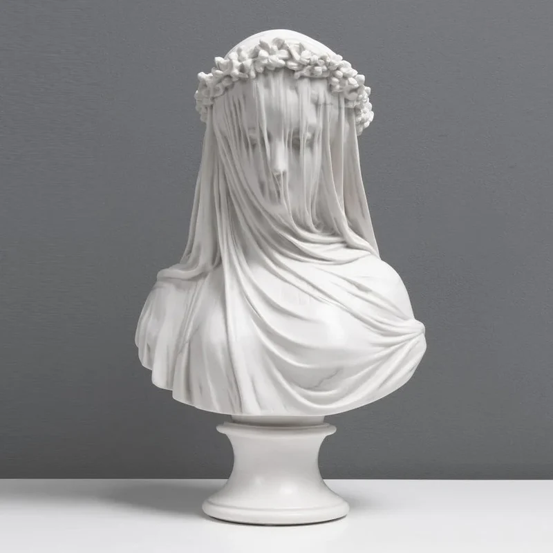 Buste de la Vierge Voilée - veineuse et polie - sculpture en marbre