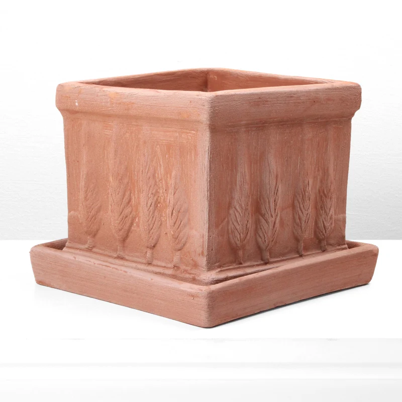 Petit pot de fleurs en terre cuite