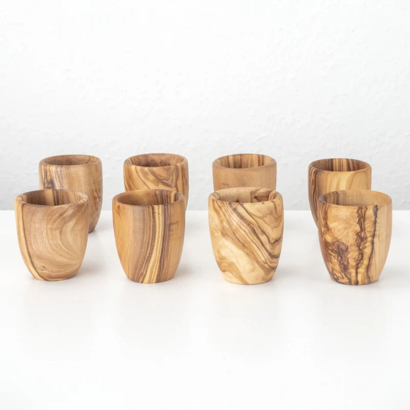 Set de Verres à Schnaps en Bois d’Olivier Fait Main (8 Pièces)