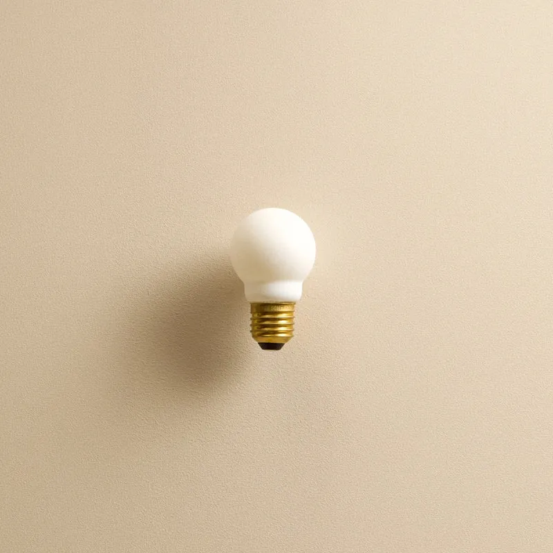Sphere I E27 Dim-to-Warm LED Bulb