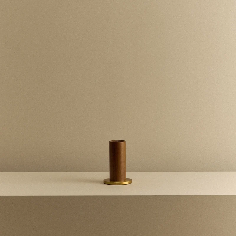 Knuckle Table Lamp in Walnut