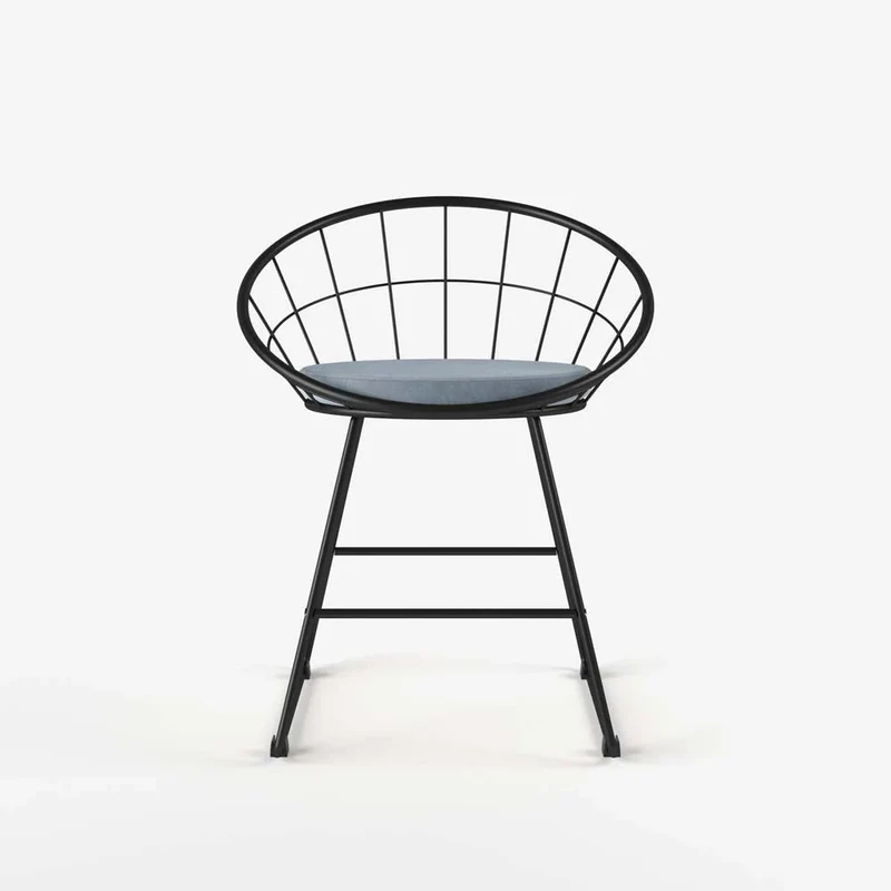 Chaise en métal et velours bleu perle