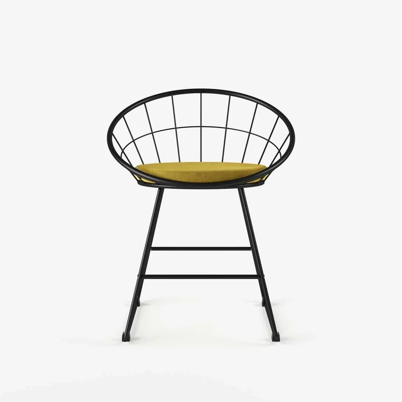 Chaise en métal noir et velours jaune moutarde