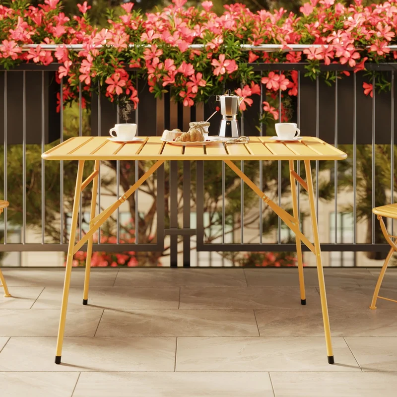 Table de jardin Yumi pliante en métal jaune beurre 4 personnes