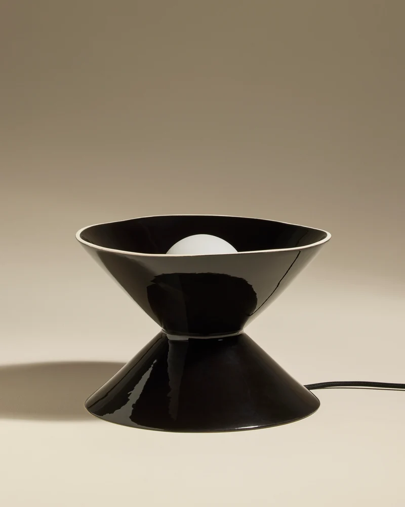 Hourglass Table Lamp - Black