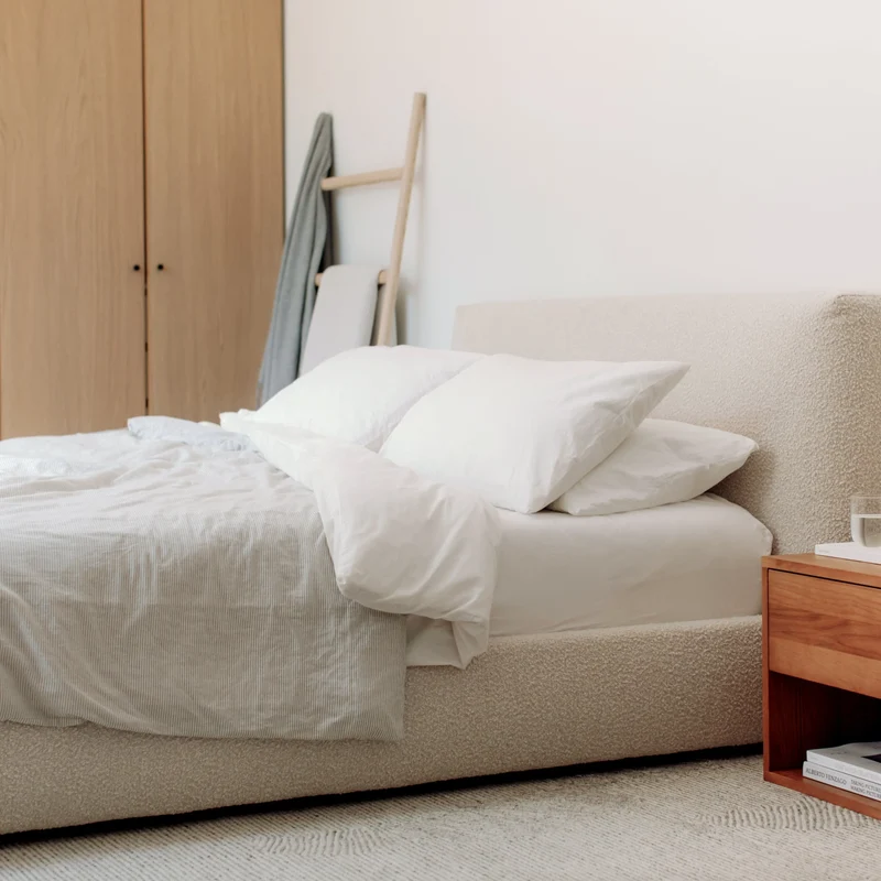 Dream Storage Bed, Queen, Cream Boucle