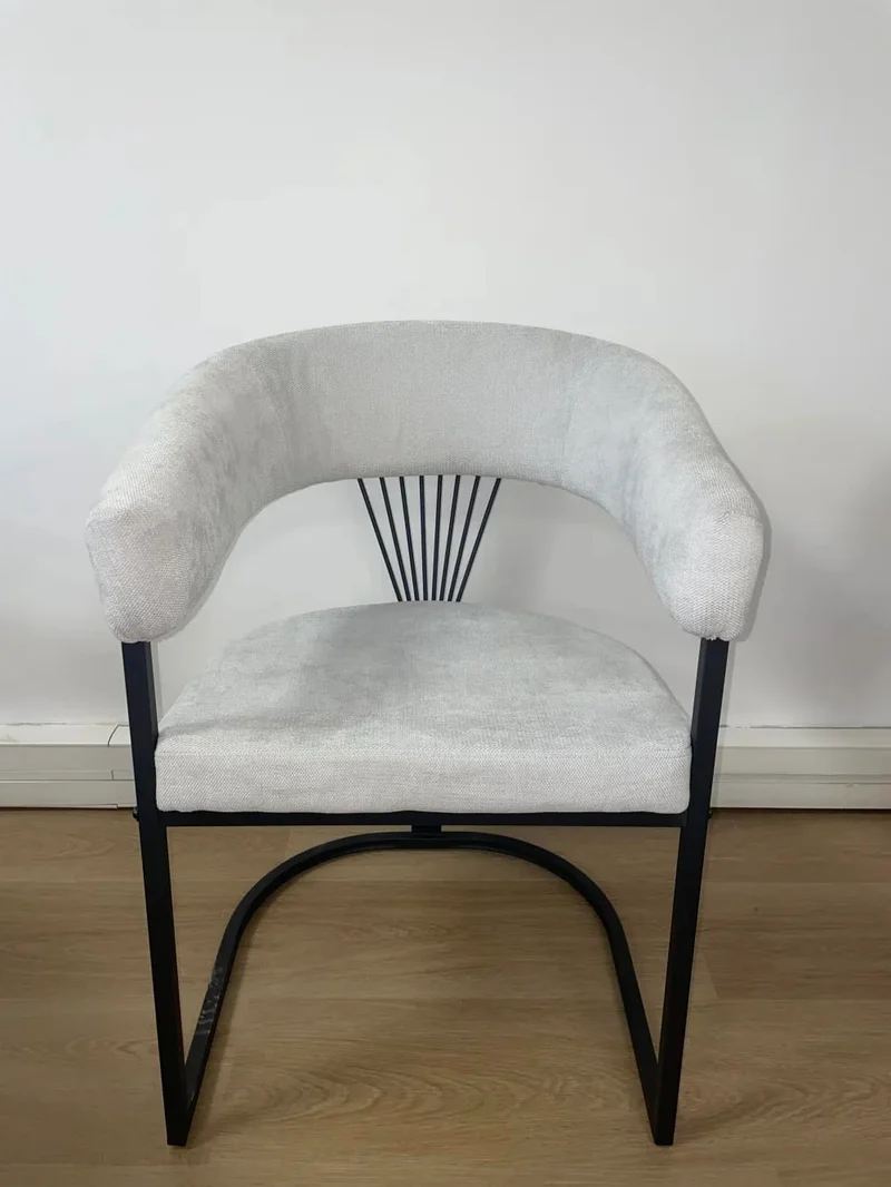 CHAISE AVEC ACCOUDOIR BRITTANY METAL NOIR SERGE GRIS