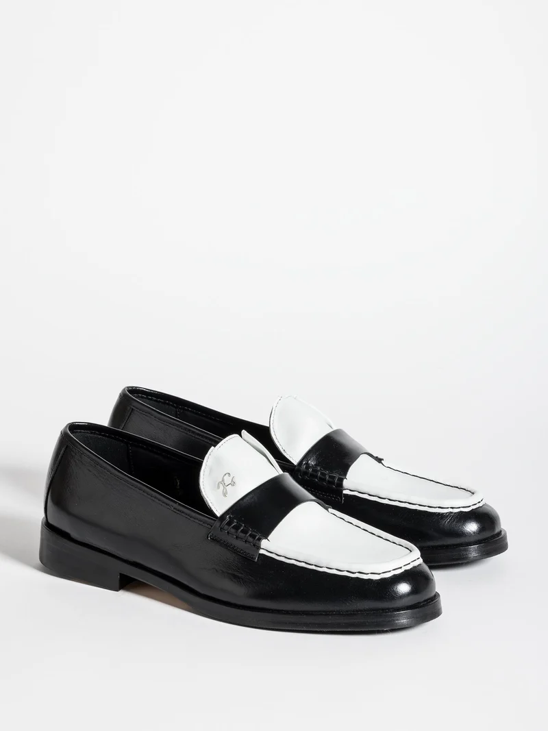 MOLIÈRE BLACK & WHITE