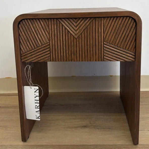 Vista Side Table White oak with sculpted slat detailing（karhyn studio sale）
